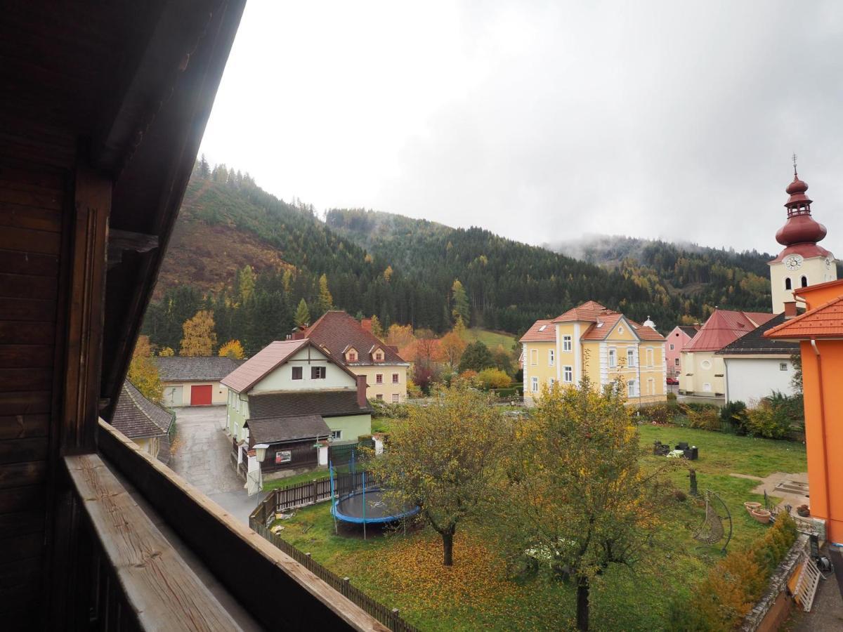 Gasthof Zum Gruenen Specht Oberzeiring Buitenkant foto
