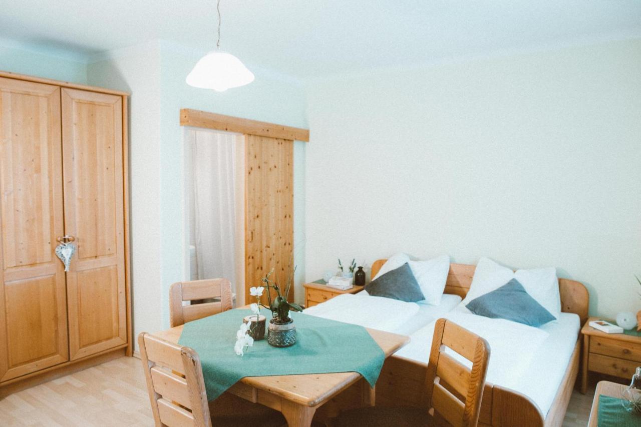 Gasthof Zum Gruenen Specht Oberzeiring Buitenkant foto